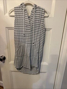 Beach By Exist Gray & White Striped Sleeveless Hooded Tunic